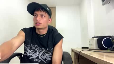Juan Pablo-independent model online show from 12, 5, 2026
