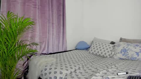 Snapshot of _sexy_star_ chatting on 5, 2, 2025 E T H A N S T A R online show from 5, 2, 2025