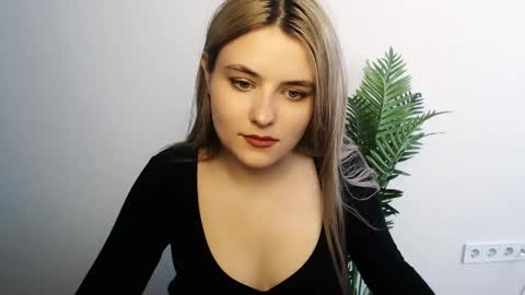 Snapshot of _shy_sabrina__ chatting on 15, 4, 2026 _shy_sabrina__ online show from 15, 4, 2026