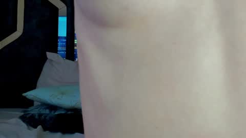 Snapshot of _silvia_vega_ chatting on 4, 2, 2025 _silvia_vega_ online show from 4, 2, 2025