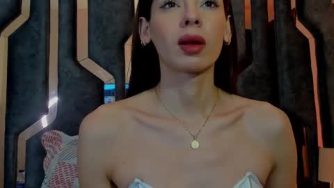 Snapshot of _silvia_vega_ chatting on 5, 3, 2025 _silvia_vega_ online show from 5, 3, 2025