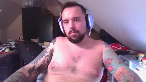 _smiley_bear27 online show from 9, 10, 2025