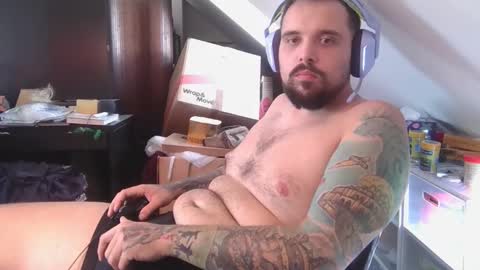 _smiley_bear27 online show from 15, 10, 2025