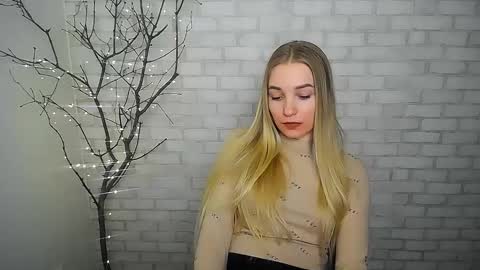 Snapshot of _snow_queen__ chatting on 3, 3, 2025 Rachel online show from 3, 3, 2025
