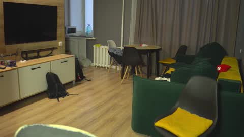 OLIVERpvt is open online show from 11, 2, 2025