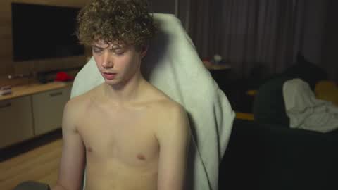 OLIVERpvt is open online show from 1, 3, 2025