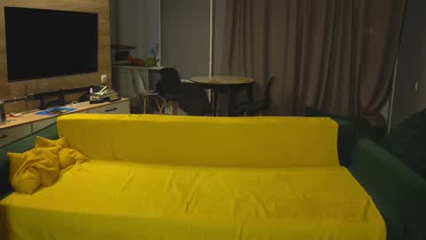 OLIVERpvt is open online show from 4, 11, 2025