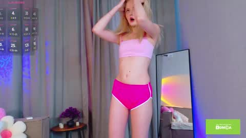 Snapshot of _starshine chatting on 9, 11, 2025 Lolla online show from 9, 11, 2025