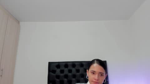 Sussi online show from 7, 1, 2025