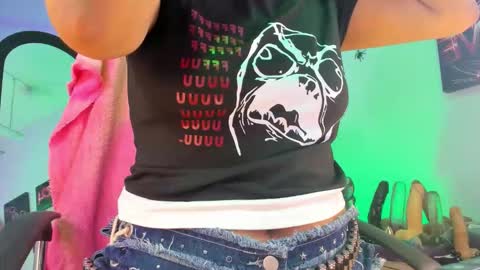 Snapshot of _sweet_kuromi chatting on 16, 11, 2025 Kuromi online show from 16, 11, 2025