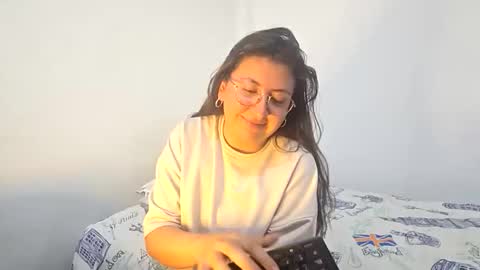 Snapshot of _sweet_melodyy chatting on 24, 5, 2026 _sweet_melodyy online show from 24, 5, 2026