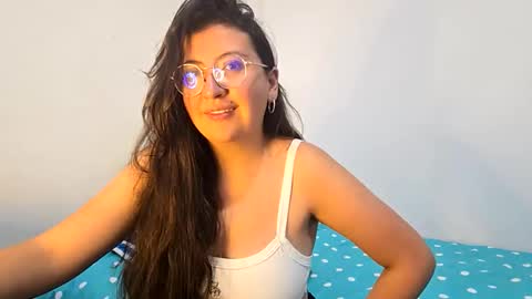 Snapshot of _sweet_melodyy chatting on 28, 5, 2026 _sweet_melodyy online show from 28, 5, 2026