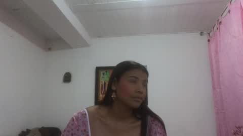   0900 p.m a 0500 a.m Colombia time UTC -5  online show from 2, 3, 2026