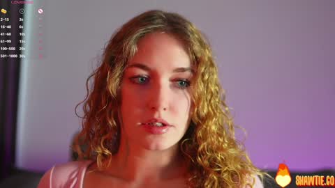 Snapshot of _taylor_swift chatting on 15, 10, 2025 Taylor online show from 15, 10, 2025