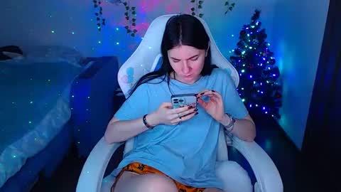 Snapshot of _thesamedaniellatrue_ chatting on 15, 12, 2025 _thesamedaniellatrue_ online show from 15, 12, 2025