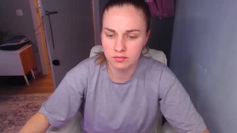 Snapshot of _thesamedaniellatrue_ chatting on 18, 5, 2026 _thesamedaniellatrue_ online show from 18, 5, 2026
