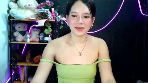 _urpetitegirl online show from 14, 5, 2026