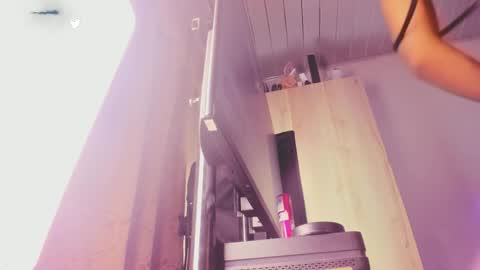 Snapshot of _valeriaa chatting on 2, 10, 2025    online show from 2, 10, 2025