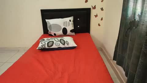 Snapshot of _victoriia_971 chatting on 5, 3, 2025 _victoriia_971 online show from 5, 3, 2025