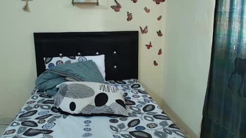 Snapshot of _victoriia_971 chatting on 24, 10, 2025 _victoriia_971 online show from 24, 10, 2025