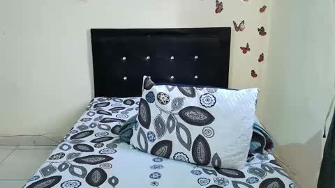 Snapshot of _victoriia_971 chatting on 27, 10, 2025 _victoriia_971 online show from 27, 10, 2025