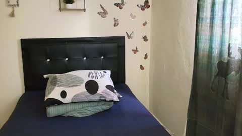 Snapshot of _victoriia_971 chatting on 29, 10, 2025 _victoriia_971 online show from 29, 10, 2025