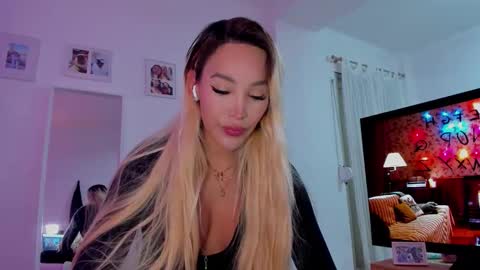   online show from 16, 12, 2025