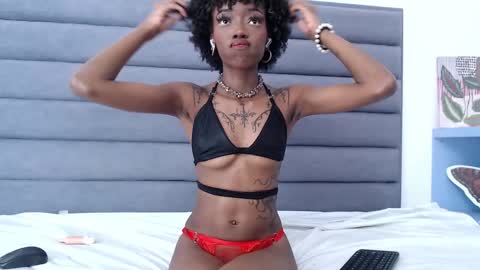 Snapshot of _violet_moon1 chatting on 1, 3, 2025 _violet_moon1 online show from 1, 3, 2025