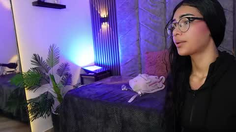Snapshot of _viollettenoir_ chatting on 17, 4, 2026 online show from 17, 4, 2026