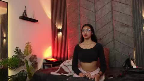 Snapshot of _viollettenoir_ chatting on 18, 4, 2026 online show from 18, 4, 2026