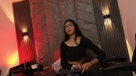 Snapshot of _viollettenoir_ chatting on 21, 4, 2026 online show from 21, 4, 2026