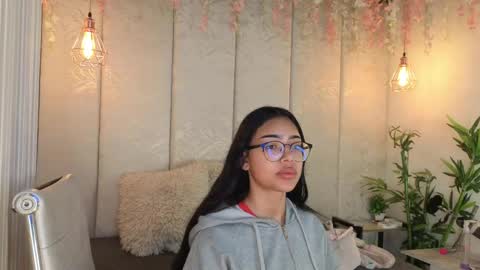 Snapshot of _viollettenoir_ chatting on 26, 4, 2026 online show from 26, 4, 2026