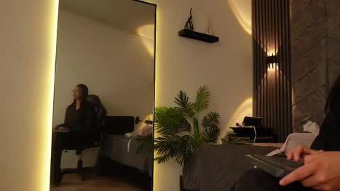 Snapshot of _viollettenoir_ chatting on 29, 4, 2026 online show from 29, 4, 2026