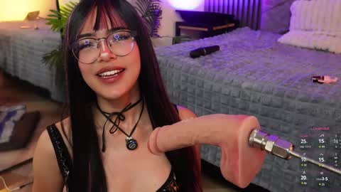 Snapshot of _viollettenoir_ chatting on 15, 5, 2026 online show from 15, 5, 2026