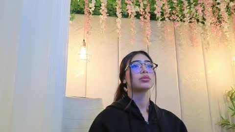 Snapshot of _viollettenoir_ chatting on 17, 5, 2026 online show from 17, 5, 2026