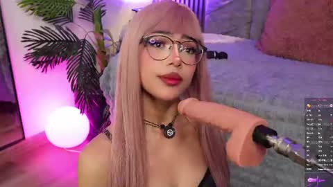 Snapshot of _viollettenoir_ chatting on 22, 6, 2026 online show from 22, 6, 2026