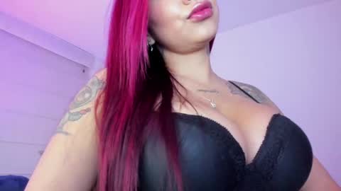 Snapshot of _viviana chatting on 2, 10, 2025 INSTAGRAM pinzon viviana online show from 2, 10, 2025