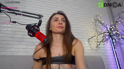 Snapshot of _wild_berry chatting on 6, 2, 2025 Lily online show from 6, 2, 2025