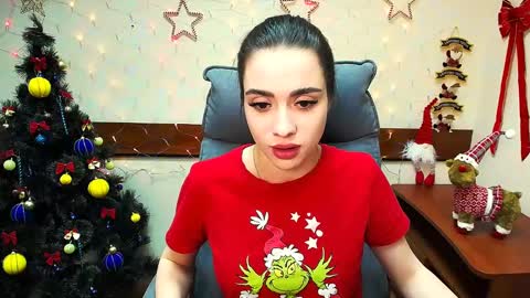 Snapshot of _your_fantasy_girl chatting on 8, 12, 2024 Alisa online show from 8, 12, 2024