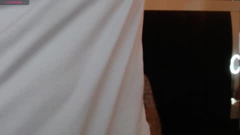 Yuyi online show from 6, 1, 2025