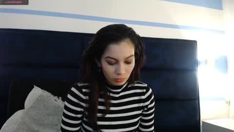 Yuyi online show from 11, 1, 2025