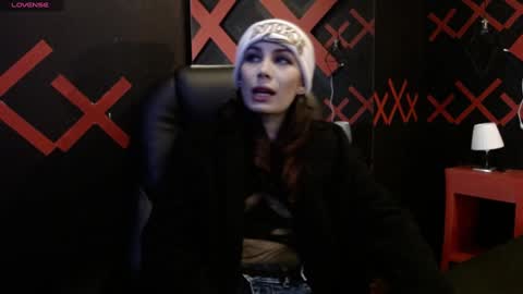 Yuyi online show from 30, 1, 2025