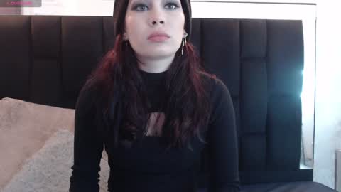 Yuyi online show from 2, 2, 2025