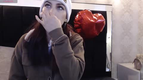 Yuyi online show from 16, 2, 2025