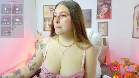 Snapshot of aaaaamy_1 chatting on 27, 10, 2025 Aamy online show from 27, 10, 2025