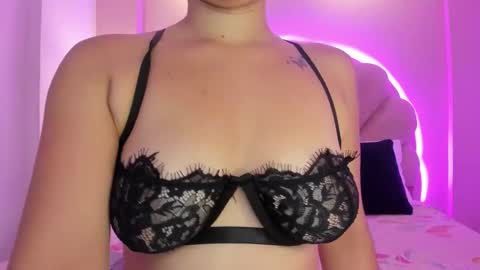 Snapshot of aalana_sweet chatting on 9, 10, 2025 aalana_sweet online show from 9, 10, 2025