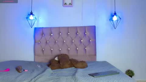 Snapshot of aaron_antonella_mds chatting on 19, 2, 2025 Aaron y Antonella online show from 19, 2, 2025