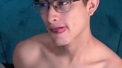 Aaron Ezequiel online show from 8, 5, 2026
