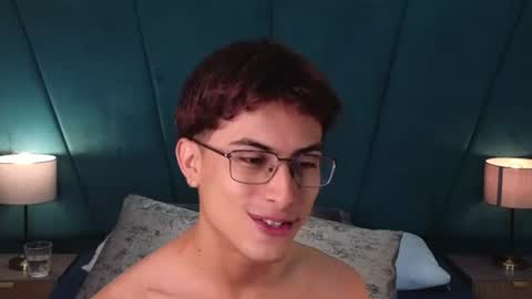 Aaron Ezequiel online show from 21, 6, 2026