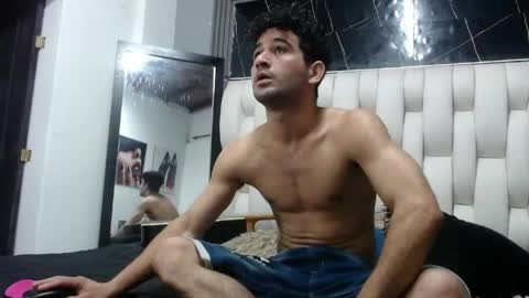 aaron_jones_1 online show from 1, 5, 2026